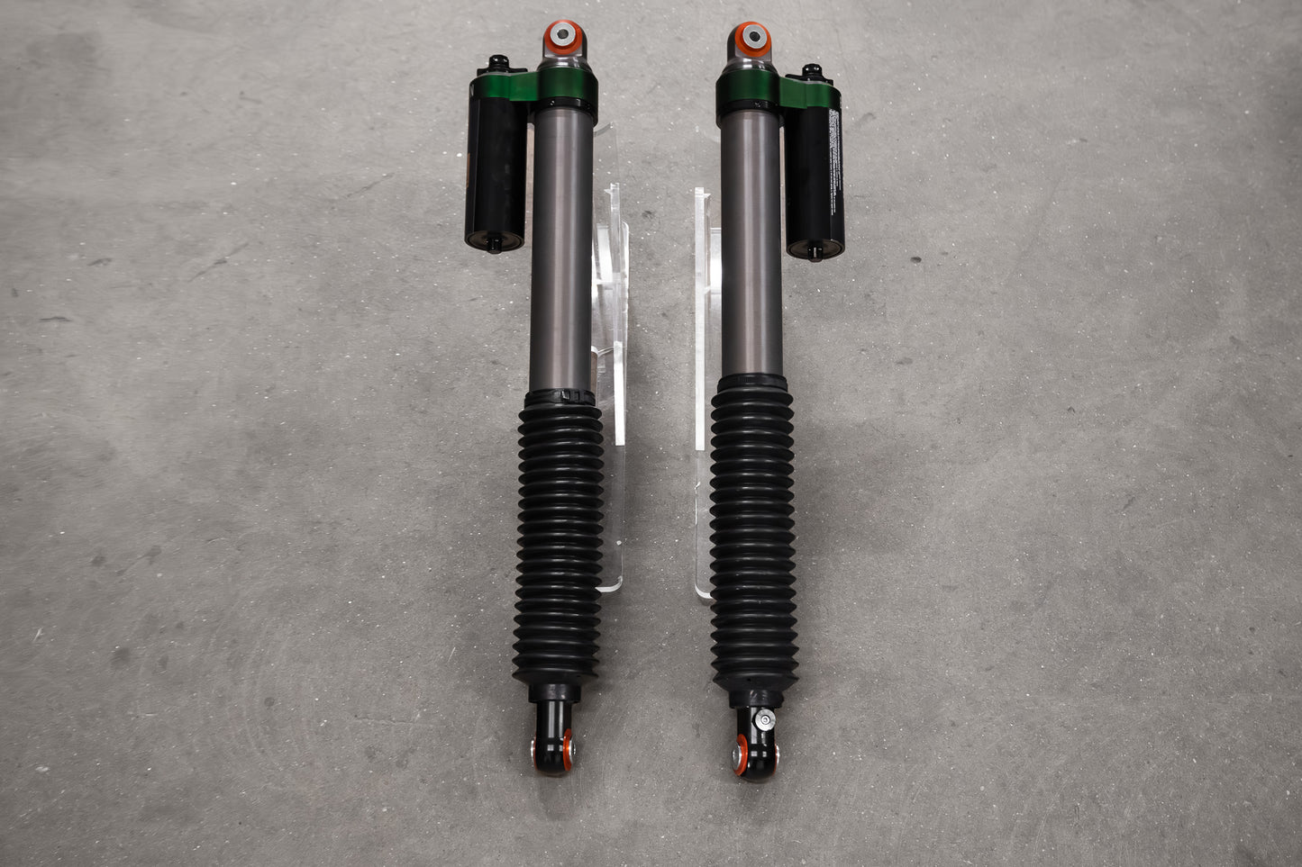 BRBN 2.5 Series 3-Way Adjustable Rear Shock Kit - External Reservoir For 2015-2026 Ford F150